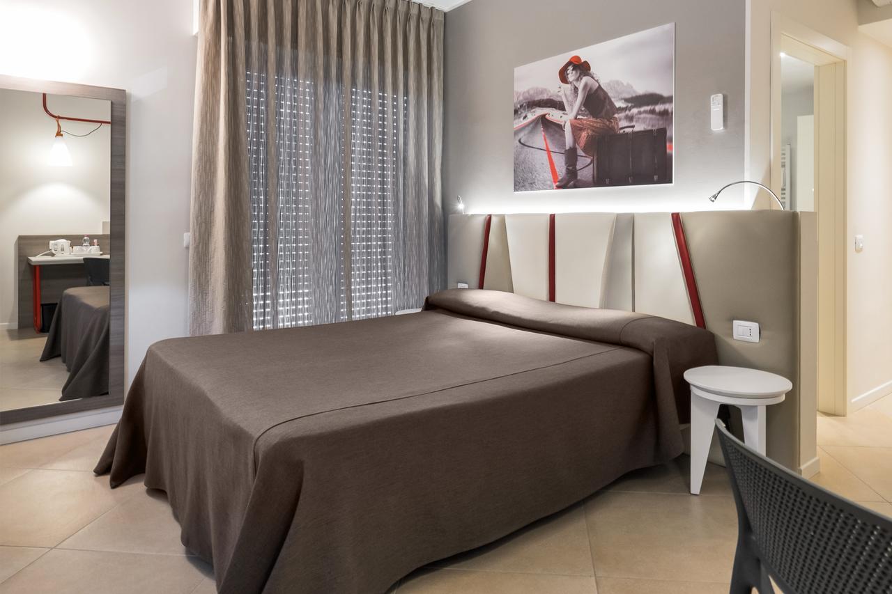 Guesthouse เวโรนา ภายนอก รูปภาพ