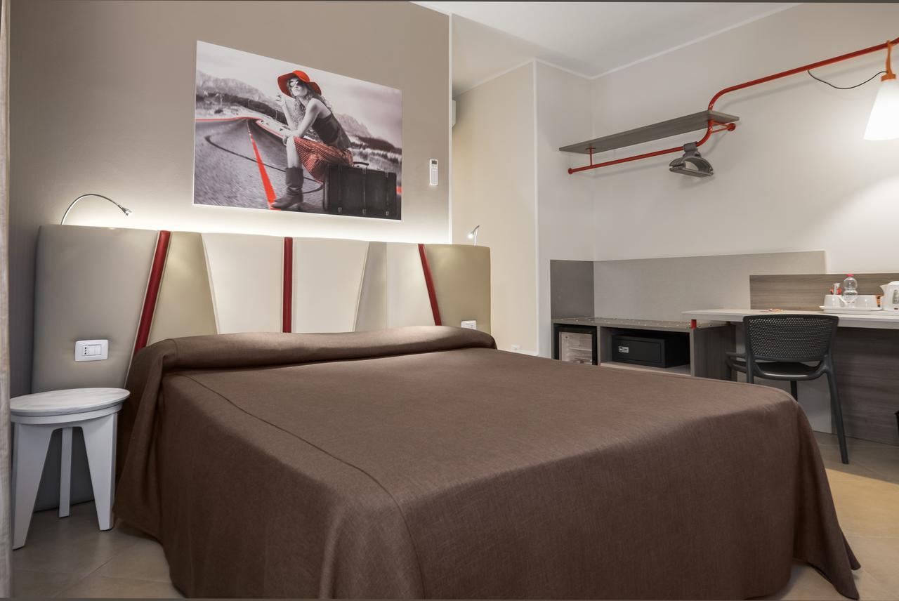 Guesthouse เวโรนา ภายนอก รูปภาพ